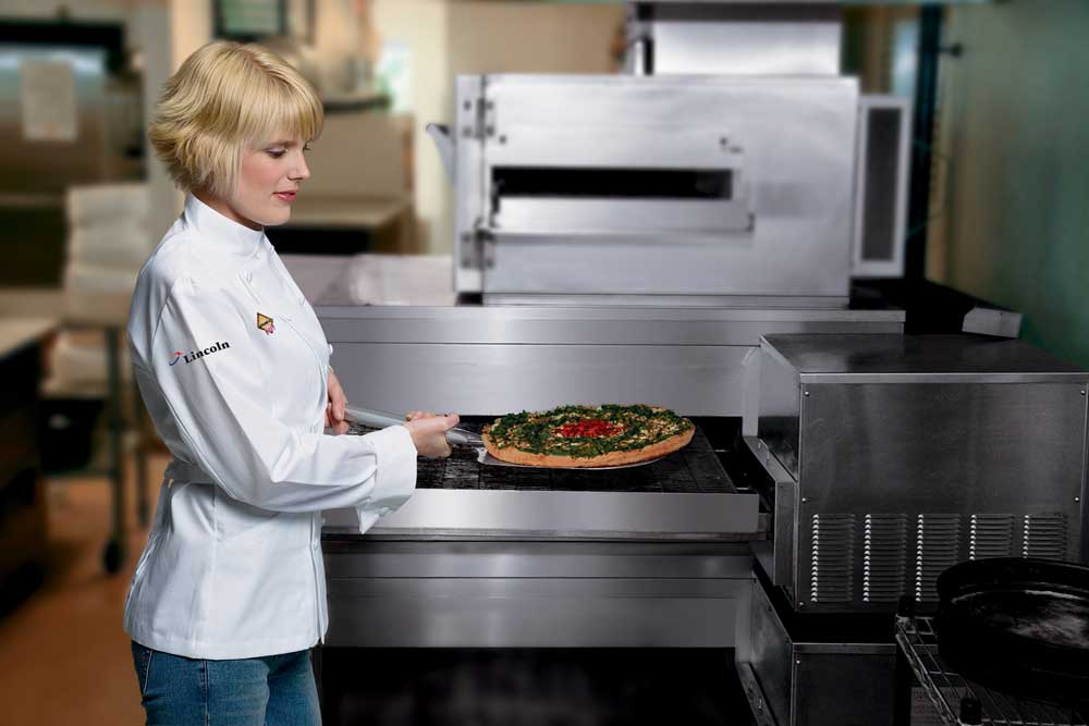 Countertop conveyor cooking with the Lincoln 2504-1