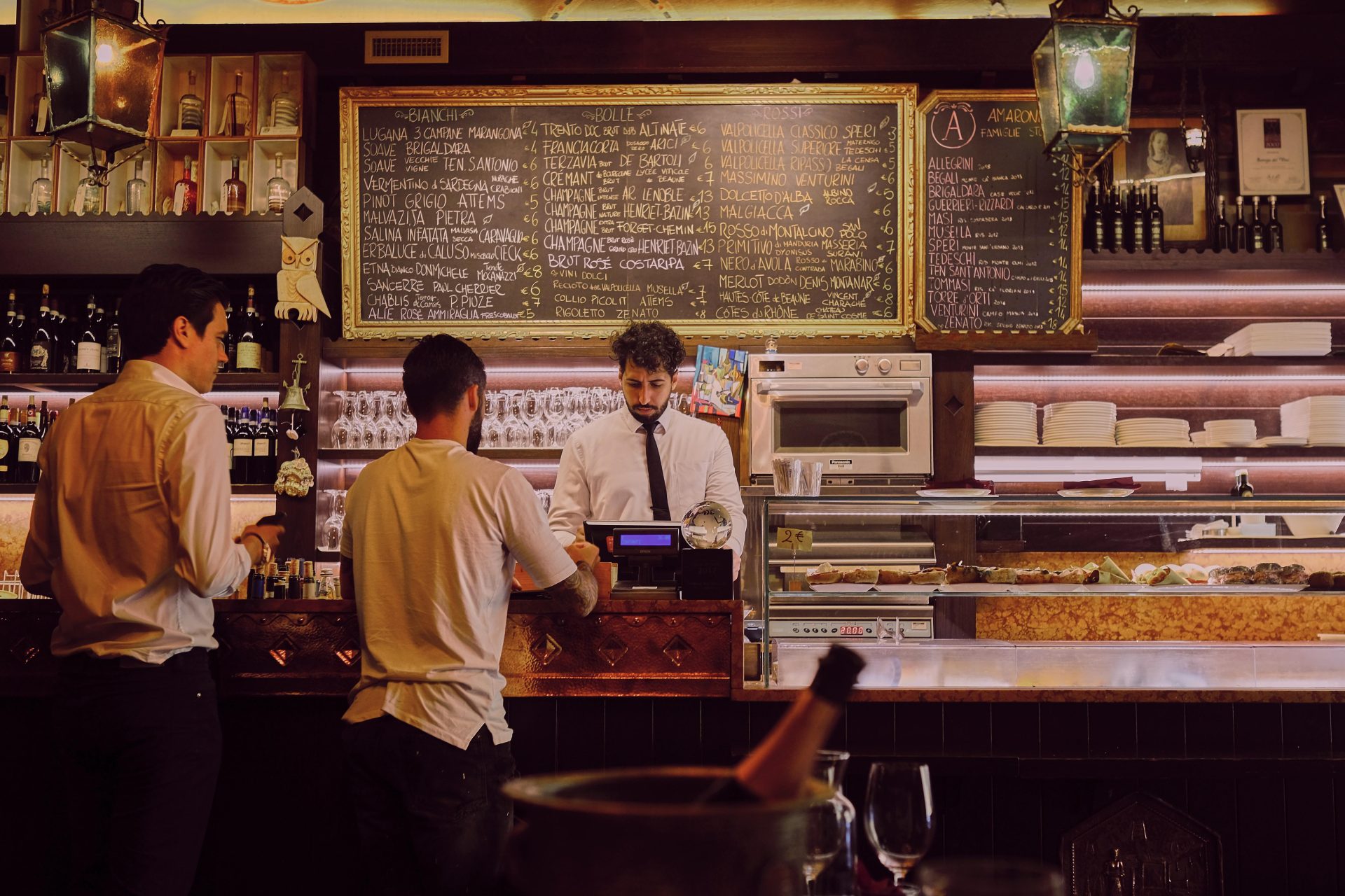 5 Ways to deliver excellent customer service at your restaurant